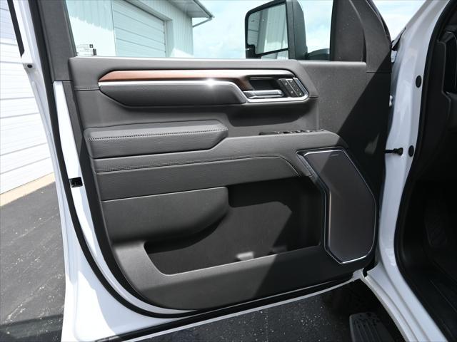 Photo of 2025 Summit White GMC Sierra 3500