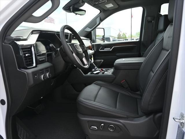 Photo of 2025 Summit White GMC Sierra 3500