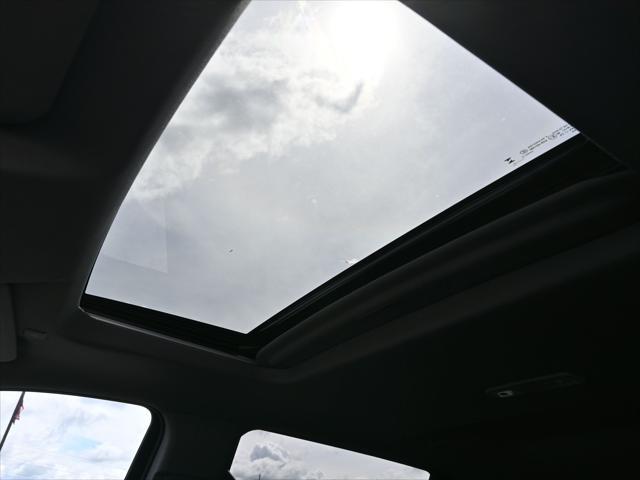 Photo of 2025 Summit White GMC Sierra 3500