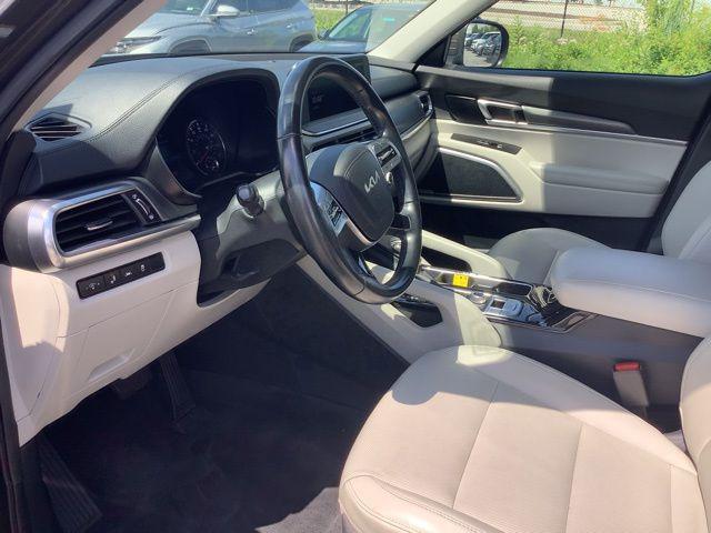 Photo of 2022 Dark Moss Kia Telluride
