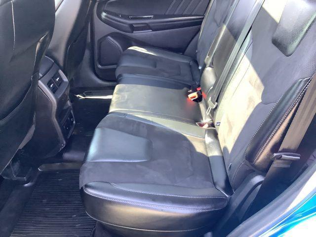 Photo of 2018 Lightning Blue Ford Edge