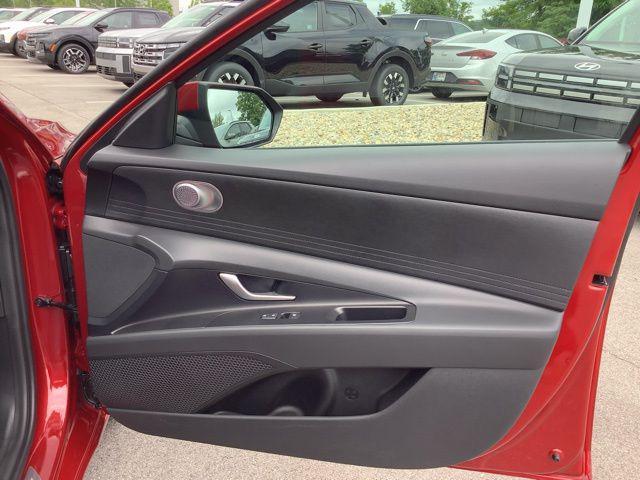 Photo of 2025 Ultimate Red Hyundai ELANTRA HEV