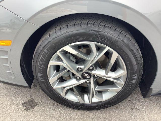 Photo of 2023 Hampton Gray Hyundai SONATA