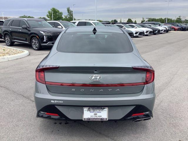 Photo of 2023 Hampton Gray Hyundai SONATA