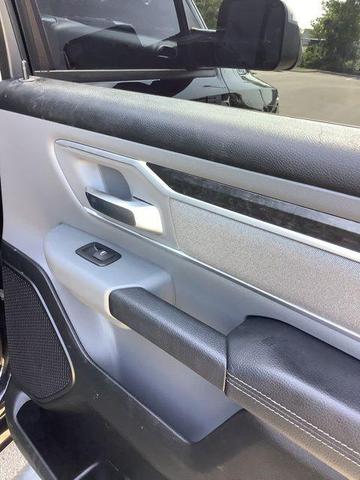Photo of 2020 Diamond Black Crystal Pearlcoat RAM 1500