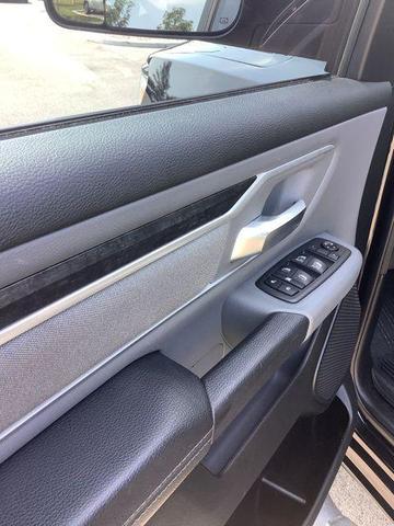 Photo of 2020 Diamond Black Crystal Pearlcoat RAM 1500