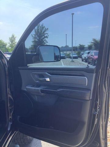 Photo of 2020 Diamond Black Crystal Pearlcoat RAM 1500