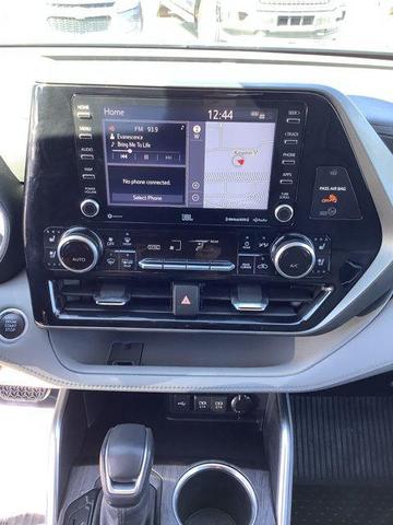 Photo of 2021 Midnight Black Metallic Toyota Highlander