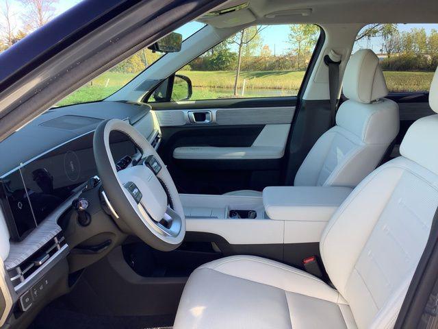 Photo of 2025 Ecotronic Gray Hyundai SANTA FE