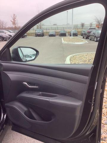 Photo of 2025 Ash Black Hyundai TUCSON Hybrid