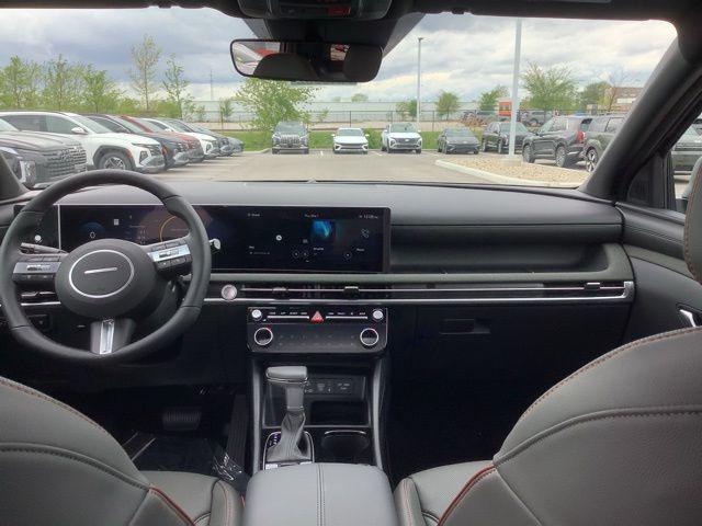 Photo of 2025 Phantom Black Hyundai SANTA CRUZ