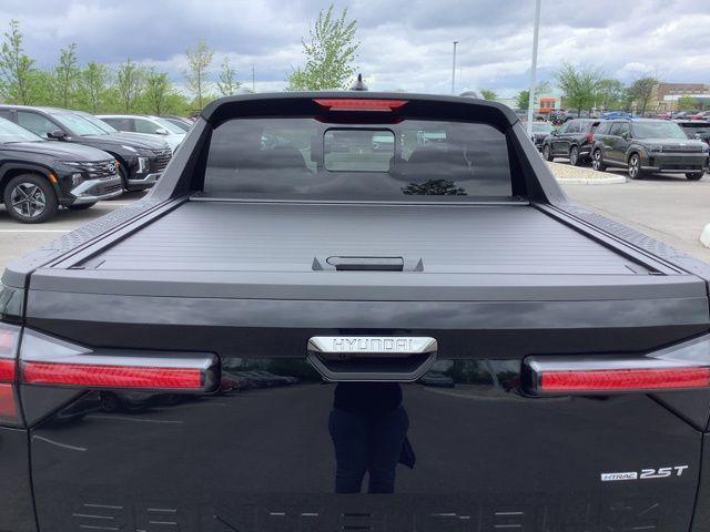 Photo of 2025 Phantom Black Hyundai SANTA CRUZ