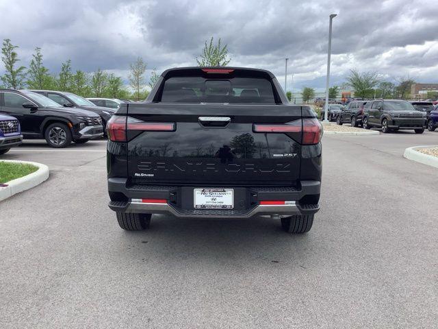 Photo of 2025 Phantom Black Hyundai SANTA CRUZ