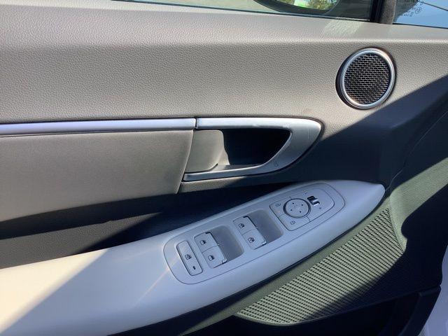 Photo of 2025 Serenity White Hyundai SONATA