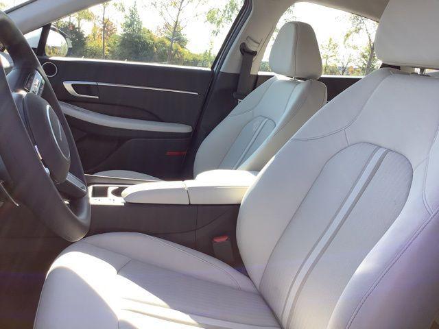 Photo of 2025 Serenity White Hyundai SONATA