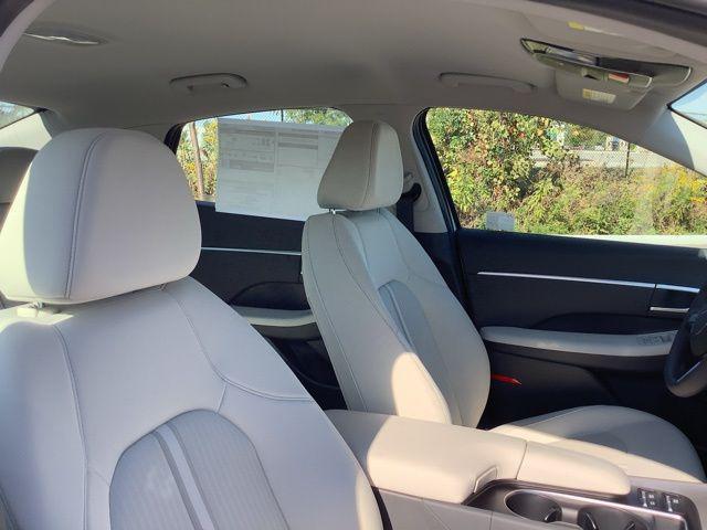 Photo of 2025 Serenity White Hyundai SONATA