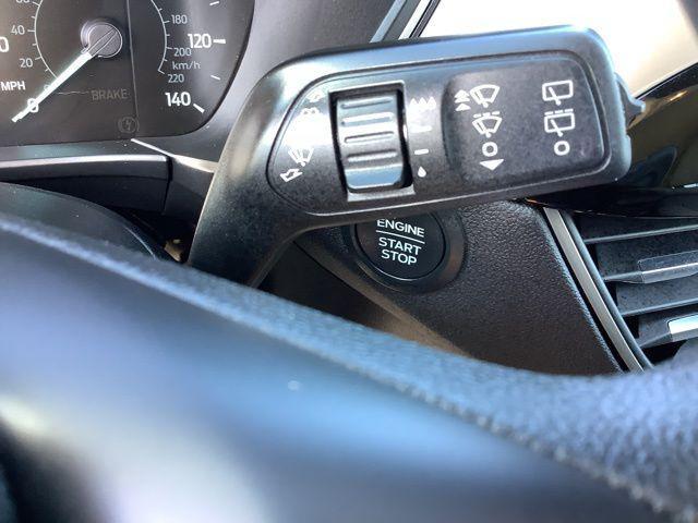 Photo of 2020 Oxford White Ford Escape