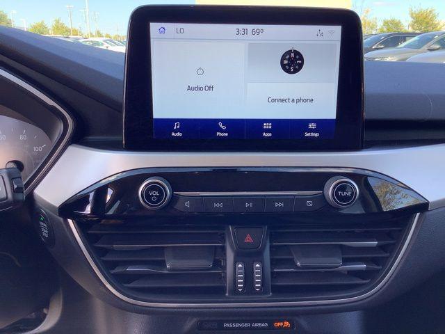 Photo of 2020 Oxford White Ford Escape