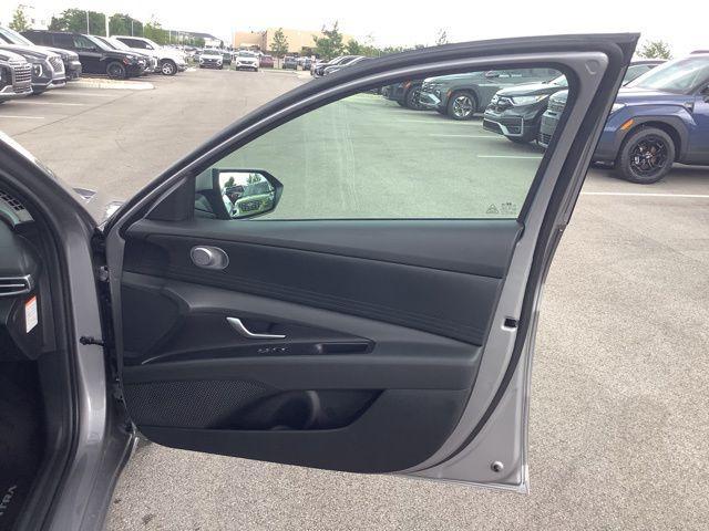 Photo of 2025 Fluid Metal Hyundai ELANTRA HEV