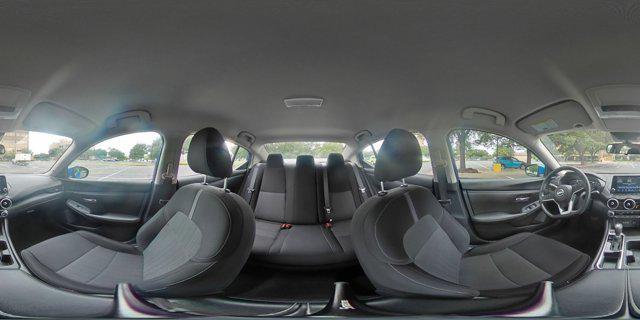 Photo of 2024 Electric Blue Metallic Nissan Sentra