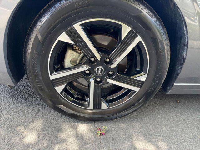 Photo of 2024 Gun Metallic Nissan Sentra