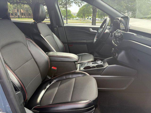 Photo of 2024 Vapor Blue Metallic Ford Escape