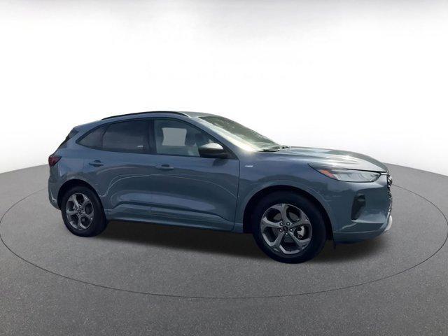 Photo of 2024 Vapor Blue Metallic Ford Escape