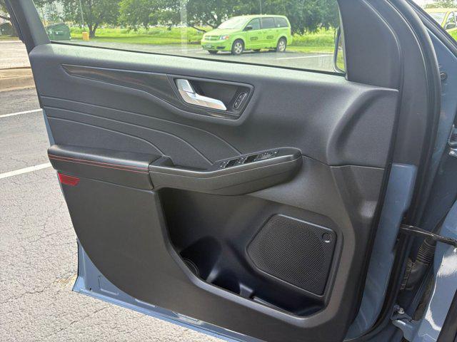 Photo of 2024 Vapor Blue Metallic Ford Escape