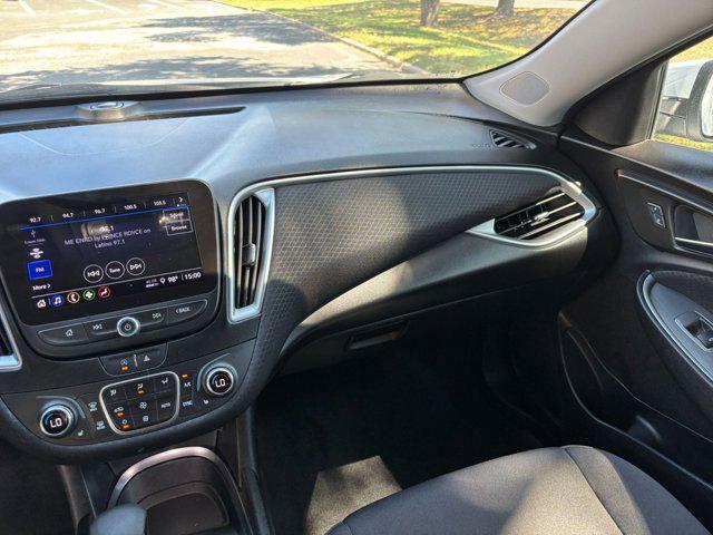 Photo of 2024 Summit White Chevrolet Malibu