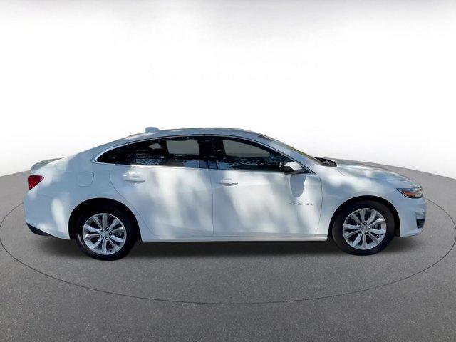 Photo of 2024 Summit White Chevrolet Malibu
