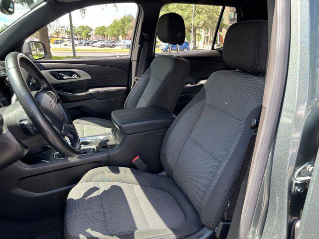 Photo of 2023 Silver Sage Metallic Chevrolet Traverse