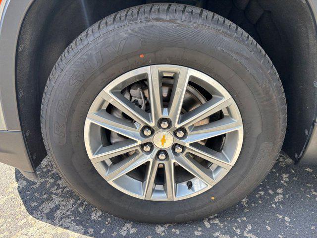 Photo of 2023 Silver Sage Metallic Chevrolet Traverse