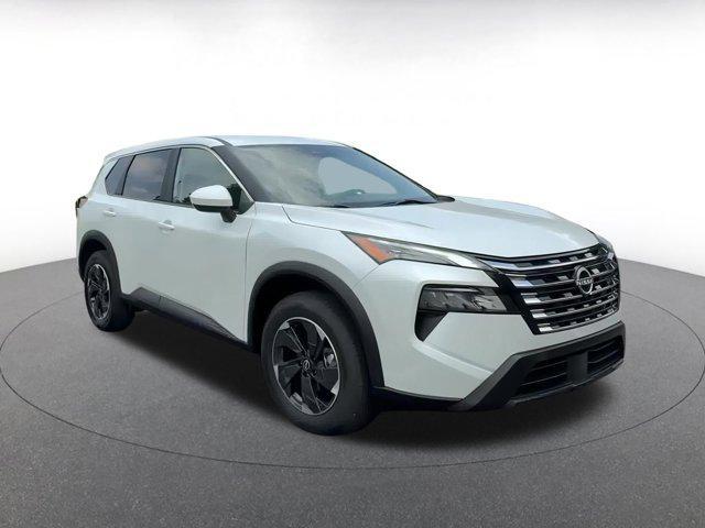 Photo of 2024 Everest White Pearl Nissan Rogue