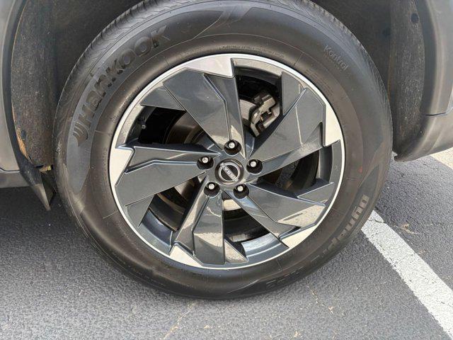 Photo of 2024 Everest White Pearl Nissan Rogue