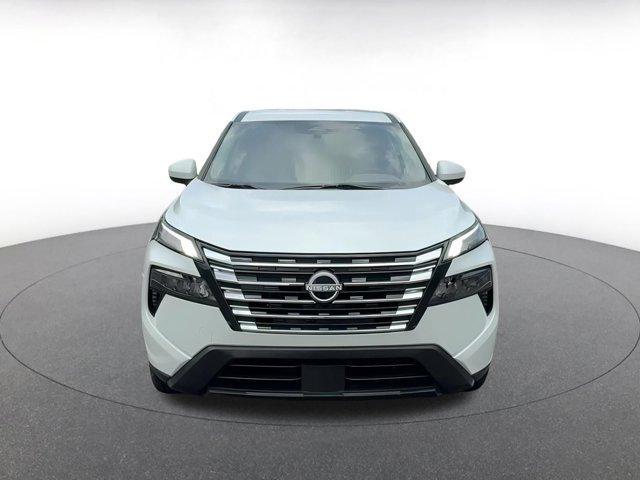 Photo of 2024 Everest White Pearl Nissan Rogue