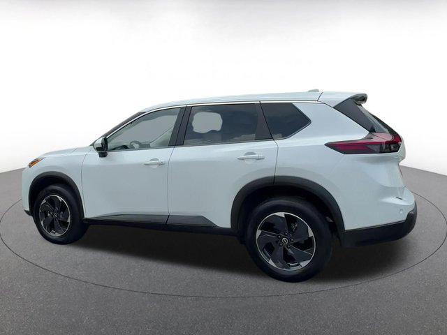 Photo of 2024 Everest White Pearl Nissan Rogue