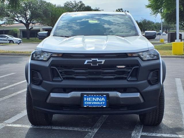 Photo of 2025 Summit White Chevrolet Colorado