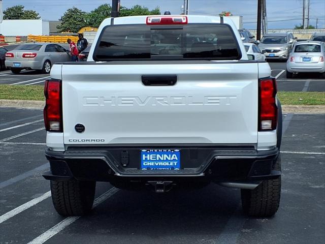 Photo of 2025 Summit White Chevrolet Colorado