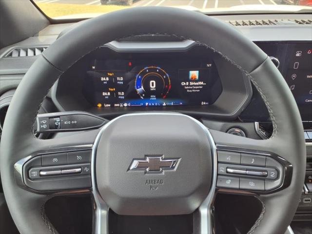 Photo of 2025 Summit White Chevrolet Colorado