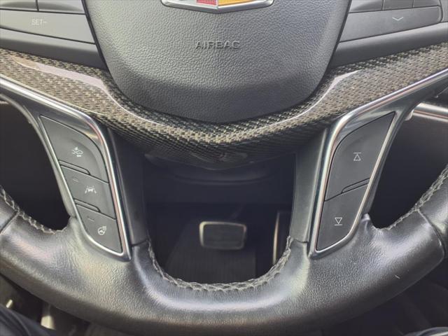 Photo of 2020 Crystal White Tricoat Cadillac XT5