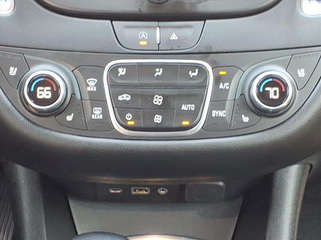 Photo of 2024 Summit White Chevrolet Malibu