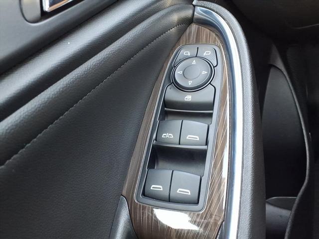 Photo of 2024 Summit White Chevrolet Malibu
