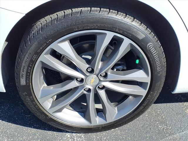 Photo of 2024 Summit White Chevrolet Malibu