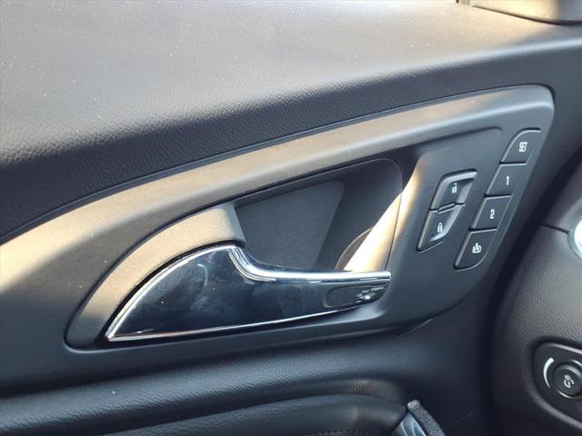 Photo of 2024 Summit White Chevrolet Malibu