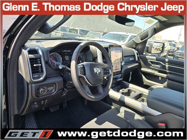 Photo of 2025 Diamond Black Crystal Pearlcoat RAM 1500