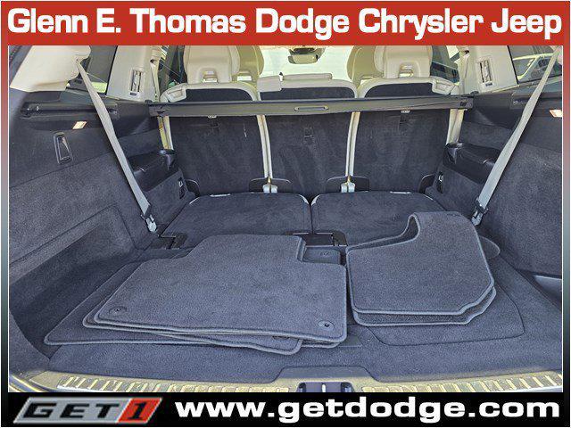 Photo of 2021 Gray Volvo XC90 Recharge Plug-In Hybrid