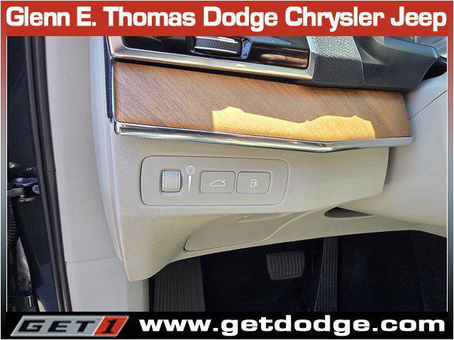 Photo of 2021 Gray Volvo XC90 Recharge Plug-In Hybrid