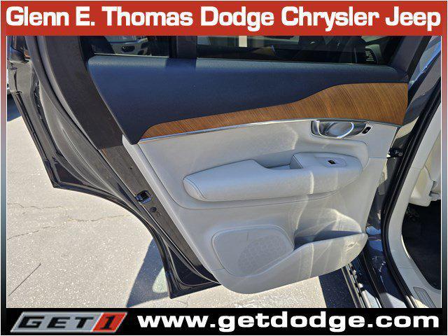 Photo of 2021 Gray Volvo XC90 Recharge Plug-In Hybrid