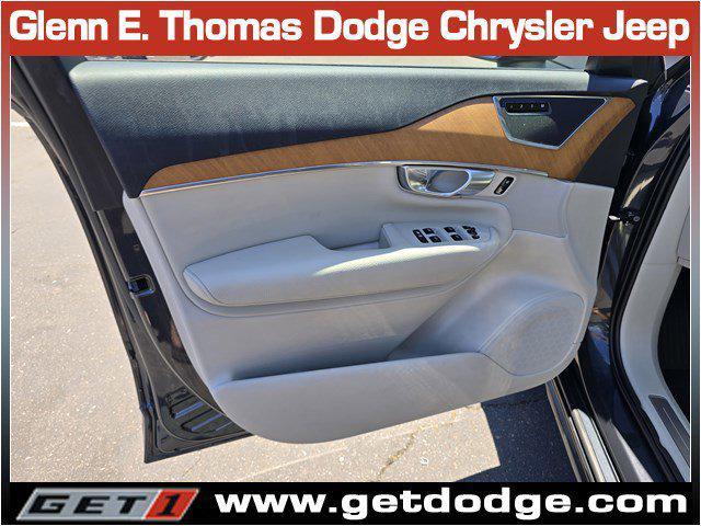 Photo of 2021 Gray Volvo XC90 Recharge Plug-In Hybrid