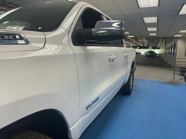 Photo of 2024 Bright White Clearcoat RAM 1500